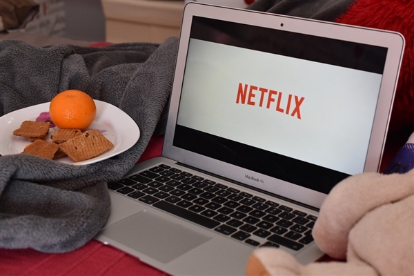 Netflix CEOӹ ڹ׬Ǯ