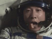 航天员怎么吃饭？中国航天员太空干饭名场面