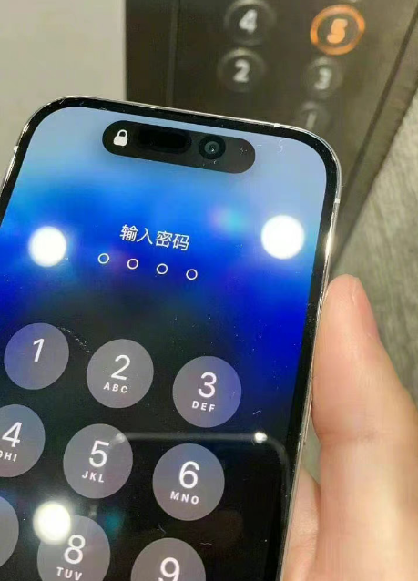 用户发现iPhone14灵动岛色差严重