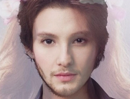 бŮ