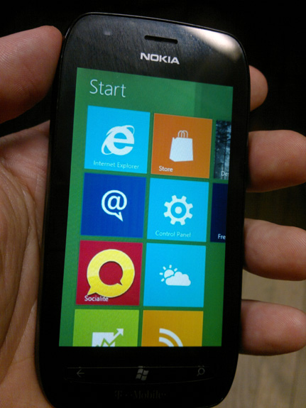 Windows Phone 8 ϸڱ