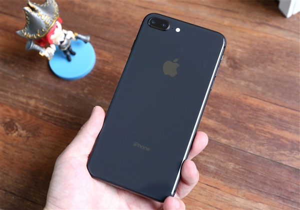 夸张：降频iPhone 6用户自曝换新电池后性能跑分翻番